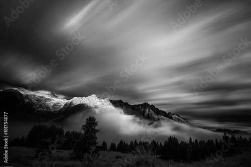 Obraz na płótnie Infrared w salonie