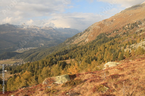 Herbstliche Alpenlandschaft im Oberengadin