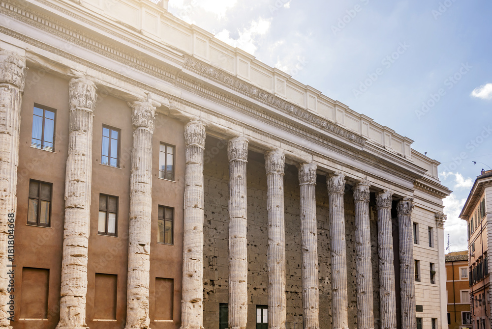 Fototapeta premium the Temple of Hadrian in Piazza di Pietra in Rome