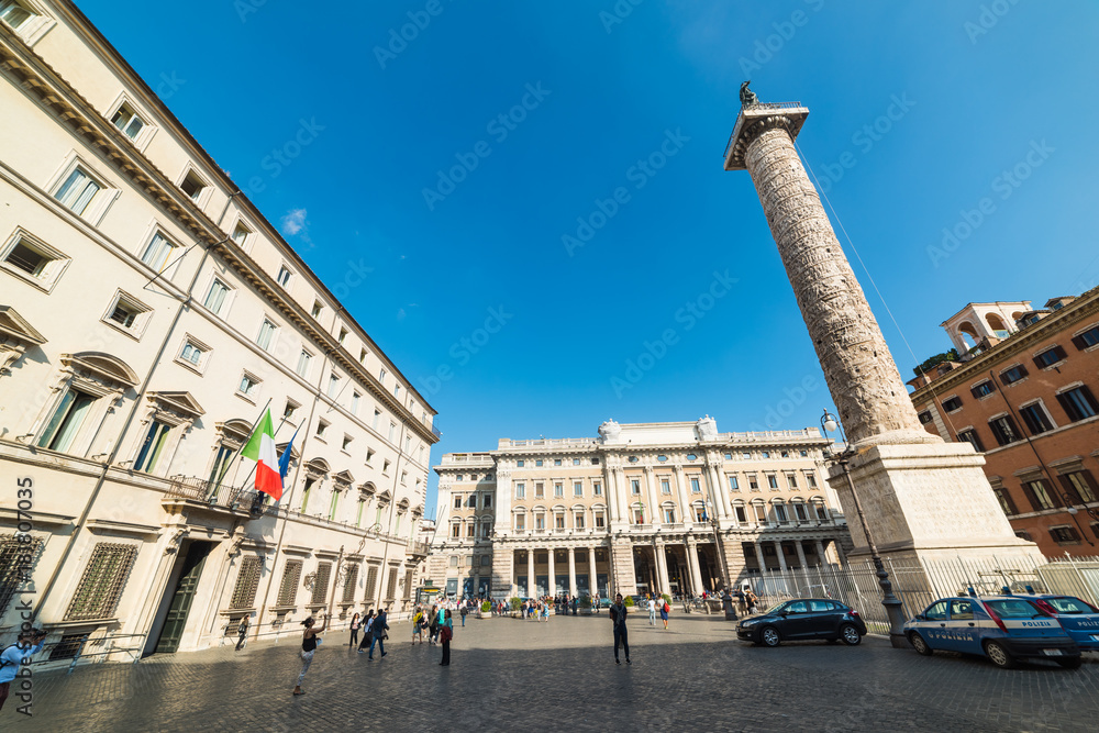 Naklejka premium Palazzo Chigi na Piazza Colonna w Rzymie