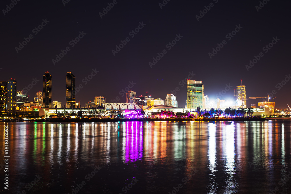 Fototapeta premium Skyscrapers in downtown San Diego