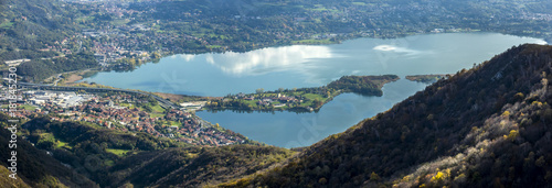 Panorama dal monte Cornizzolo sul lago di Annone photo