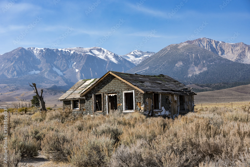 Old Mountain Cabin near Lee Vining, CA