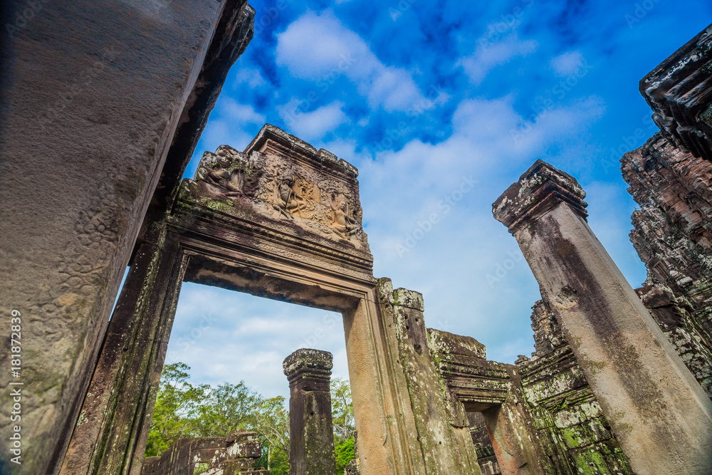 Naklejka premium Cambodia ancient castle