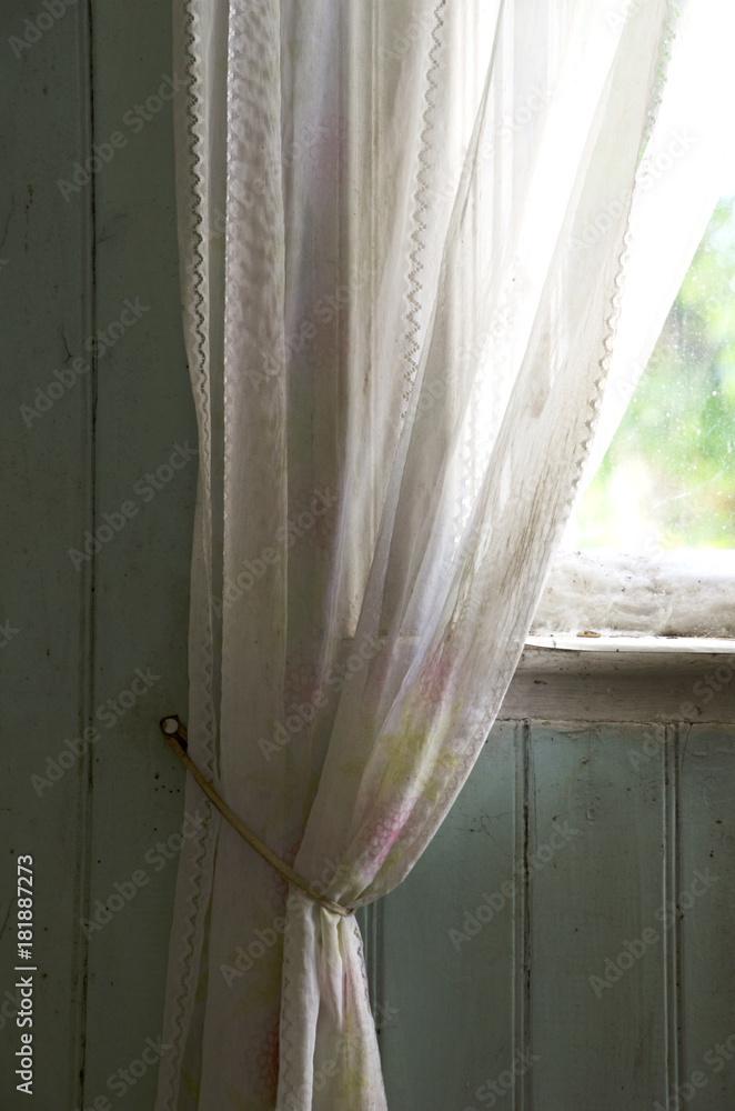 Setaside curtain Setaside curtain