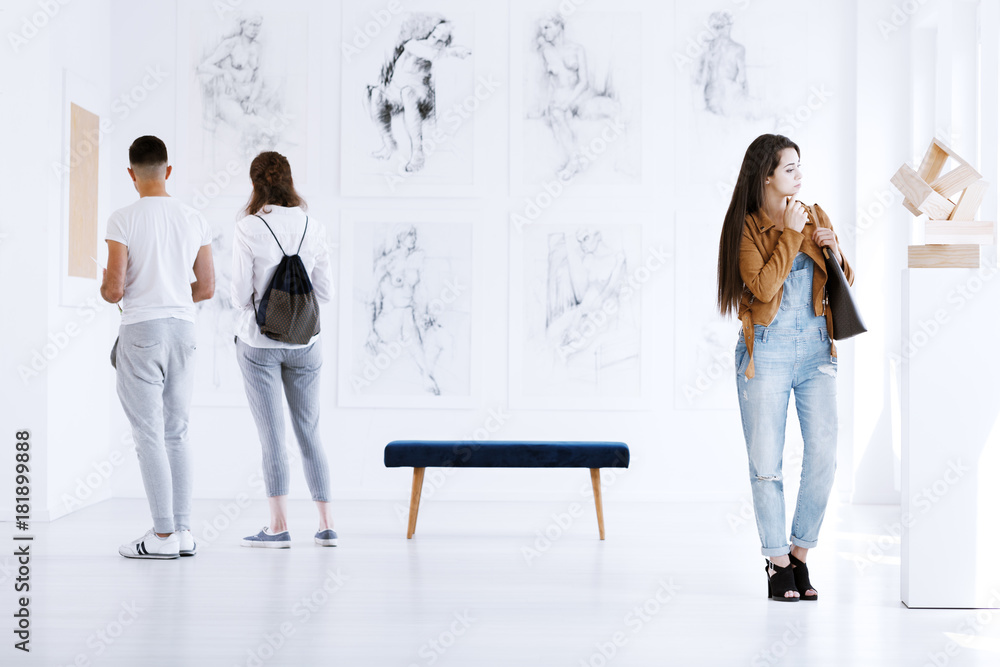 Fototapeta premium Exhibition of art in a gallery