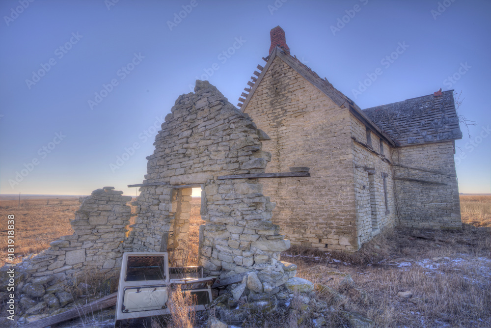 abandoned stone house of Dr. William B. Jones near Florence, Kansas - obrazy, fototapety, plakaty 