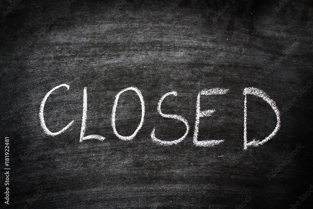 Obraz premium Closed Plate Chalkboard Background