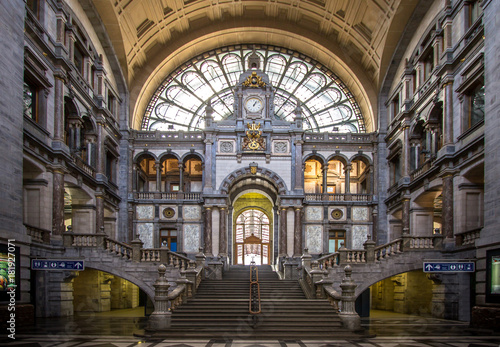 Obraz na plátně Railway station in Antwerpen Belgium.