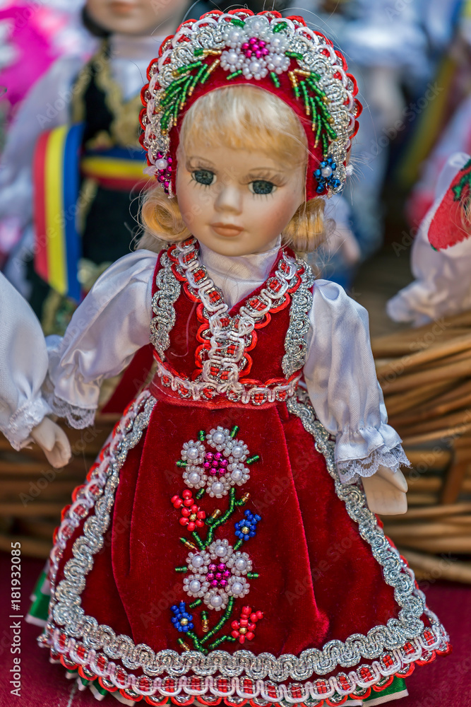 Dolls dressed in traditional Hungarian folk costumes
