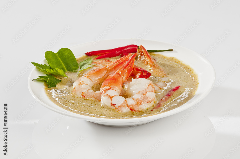Thai shrimps green curry with lemongrass and red thai chilli