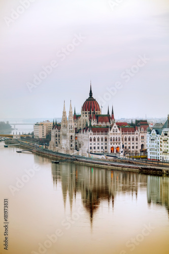 Obraz na płótnie Parliament building in Budapest, Hungary w salonie