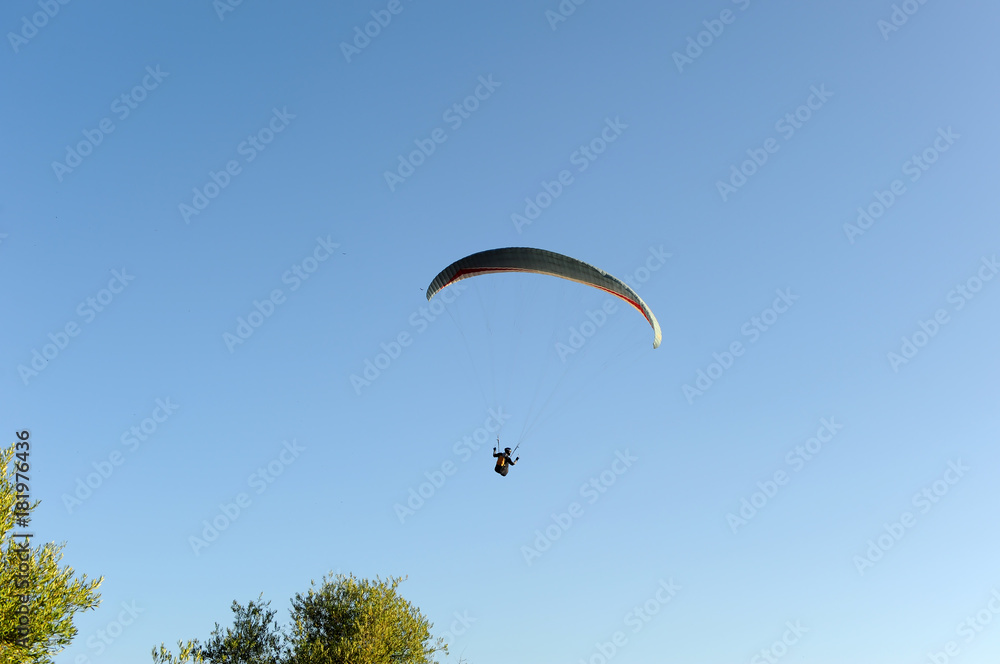 Parapente en Grazalema, Andalucía, España Parapente en Grazalema, Andalucía, España