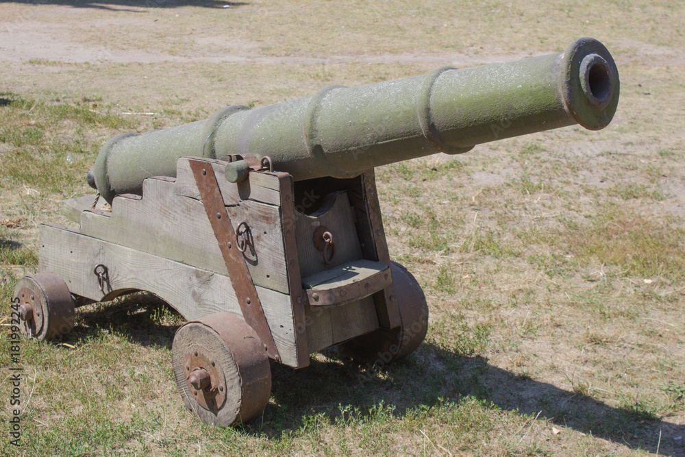 The old artillery weapon is a cannon. The old artillery weapon is a cannon.