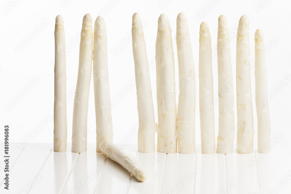 Reihe von weißen Spargel Reihe von weißen Spargel