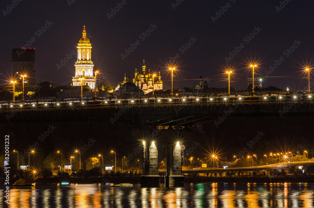 Night view of Paton Bridge and Kiev-Pechersk Lavra