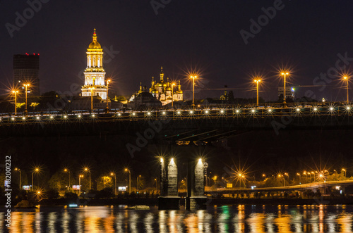 Night view of Paton Bridge and Kiev-Pechersk Lavra