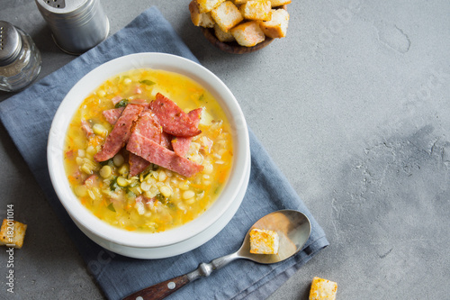 Split pea soup with smoked ham and croutons