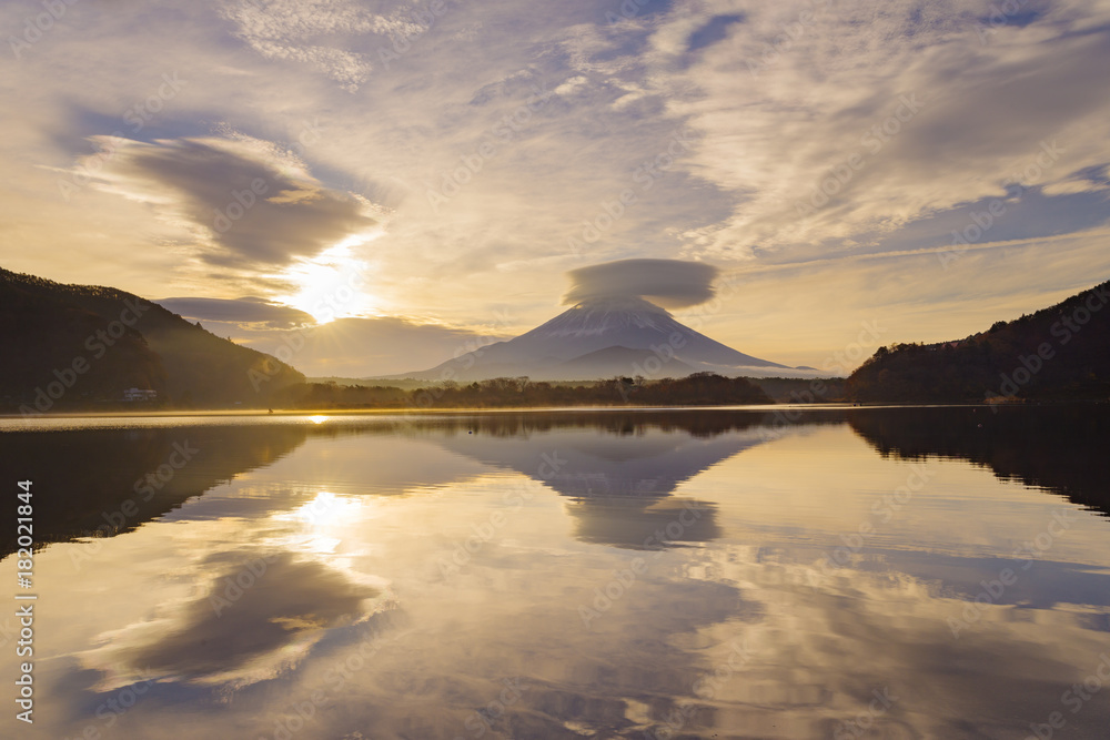 富士山と傘雲