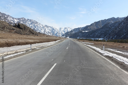 Road between the snowy Altai Mountains, Chemalsky Trakt, Russia