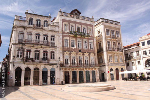Portugal, esplanade de la place de Maio à Coimbra