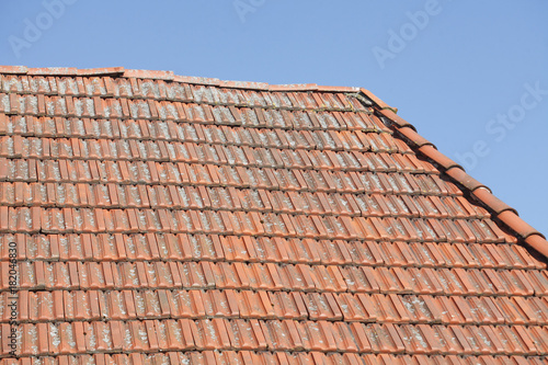 Rote Dachziegel, Dachziegelsteine,  Dach © detailfoto