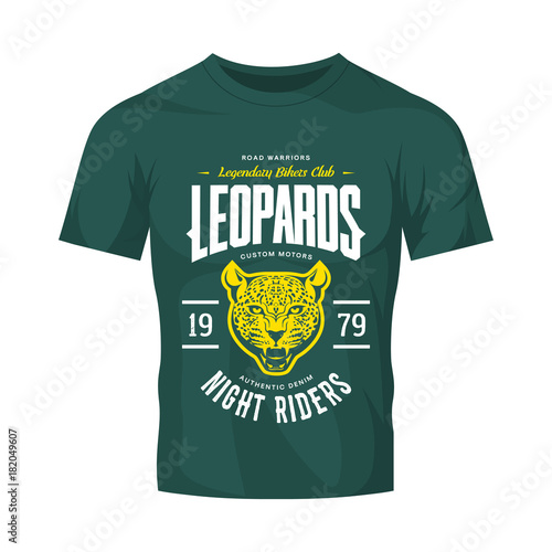 Vintage furious leopard custom motors club vector logo on green t-shirt mock up.
Premium quality bikers band logotype tee-shirt emblem illustration. Wild animal street wear retro tee print design.