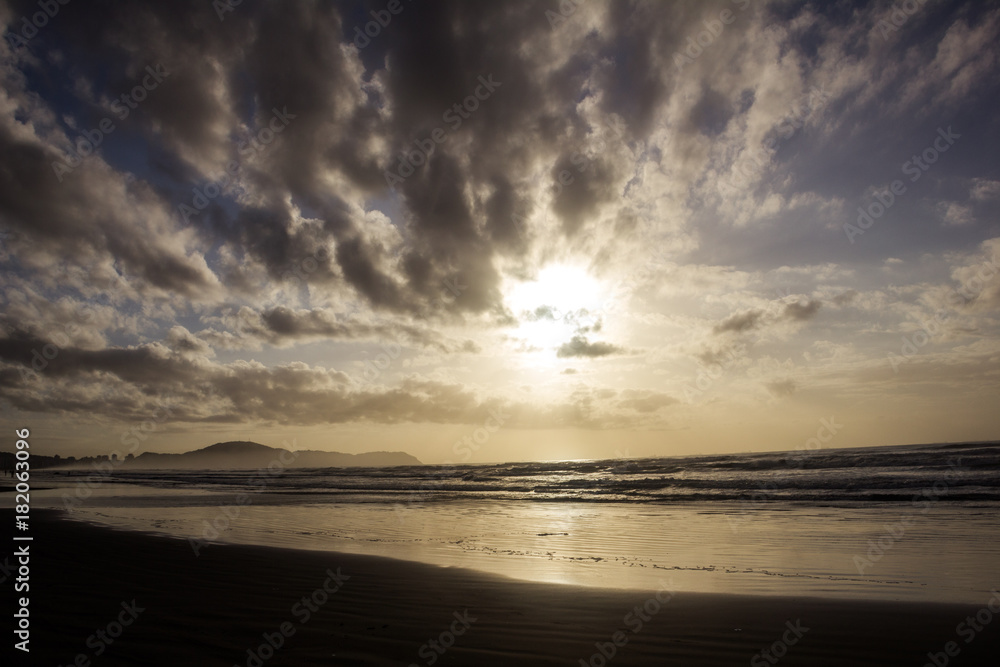 Fototapeta premium Nascer do sol na praia