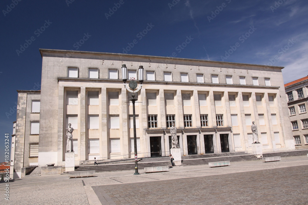 Obraz premium Portugal, faculté des lettres de Coimbra