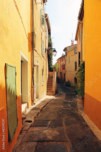 picturesque old town Hyères - France © Jonathan Stutz