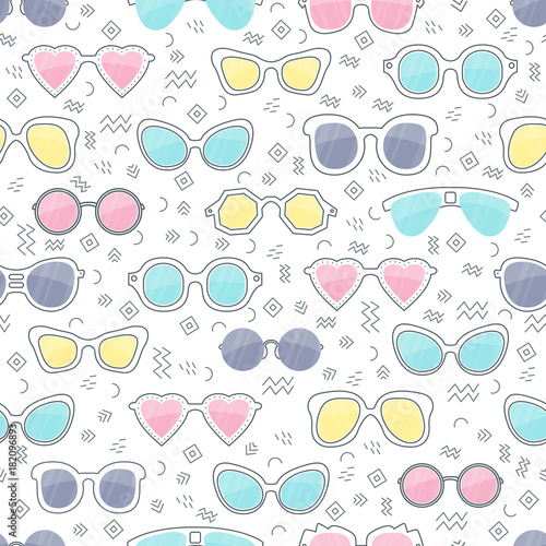 Vector seamless pattern with sunglasses