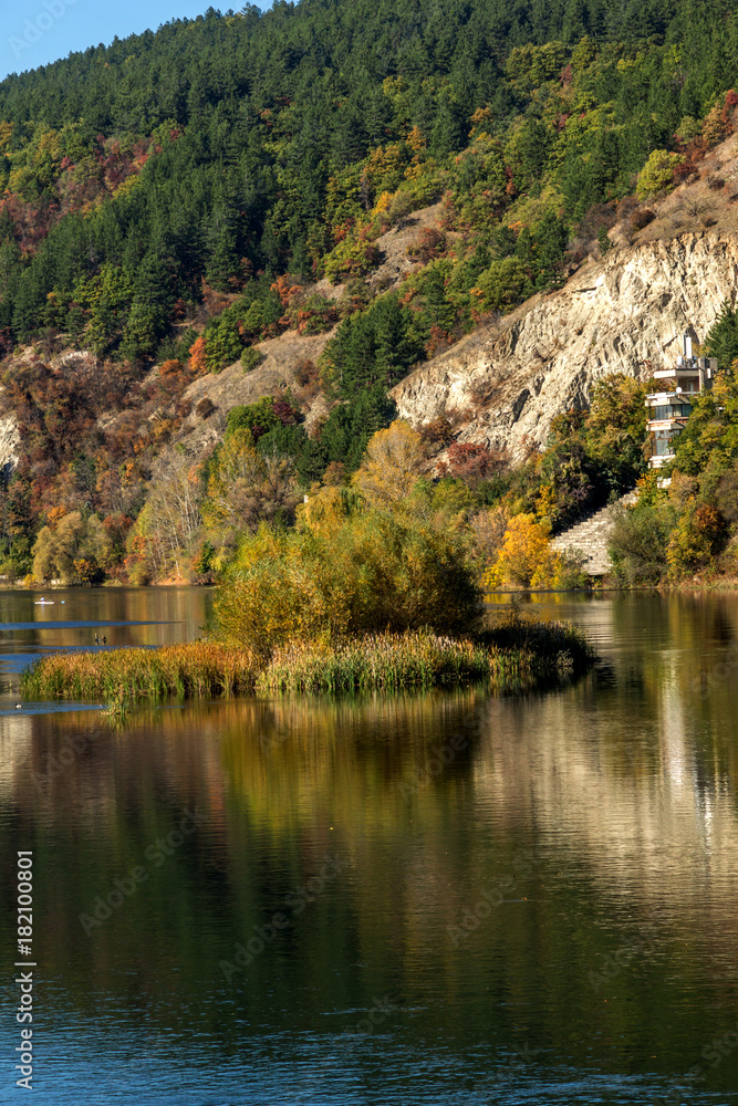 Fototapeta premium Autumn Landscape of Iskar River near Pancharevo lake, Sofia city Region, Bulgaria