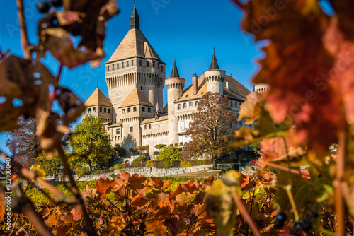Tableau sur toile Vufflens castle in Switzerland