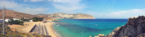 Panorama eines Strandes auf der griechischen Insel Mykonos