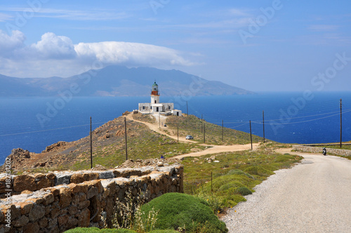 Leuchtturm auf griechischer Insel Mykonos photo