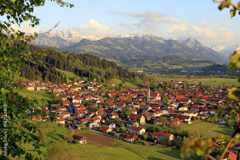 Burgberg - Mai - Steinbruch - Allgäu - Panorama
