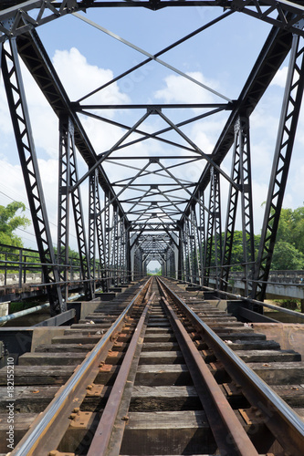 Fototapeta Naklejka Na Ścianę i Meble -  structure of metal railway bridge