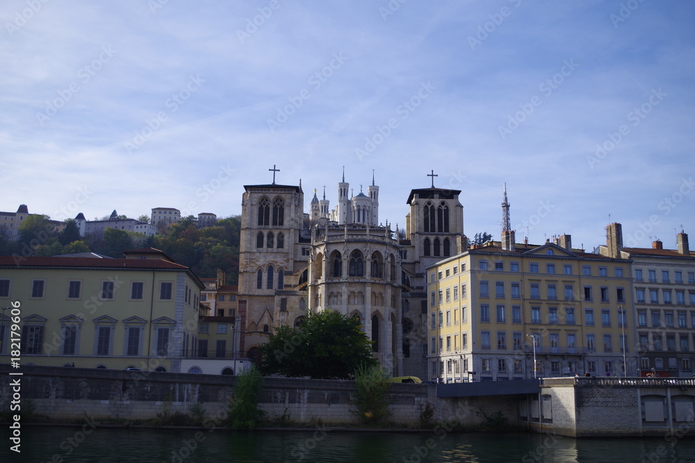 De la Primatiale Saint Jean à la basilique de Fourvière à Lyon
