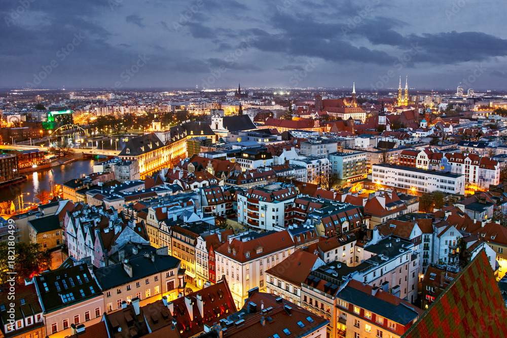 Obraz premium City of Wroclaw in Poland, Old Town Market Square from above.