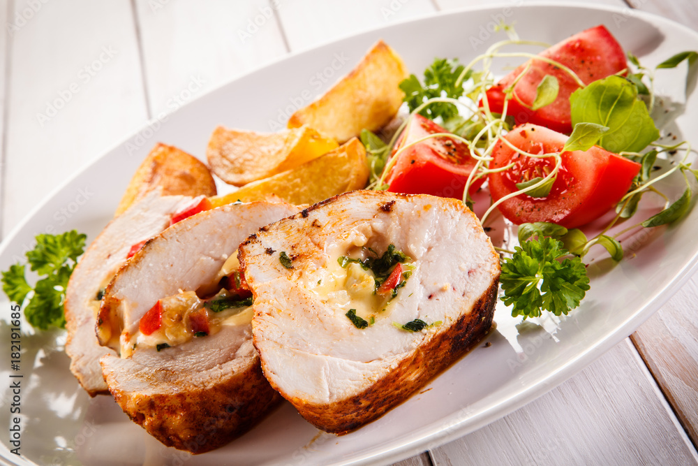 Stuffed chicken fillets and vegetables Stuffed chicken fillets and vegetables