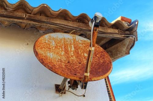 Fotografie Old satellite dish