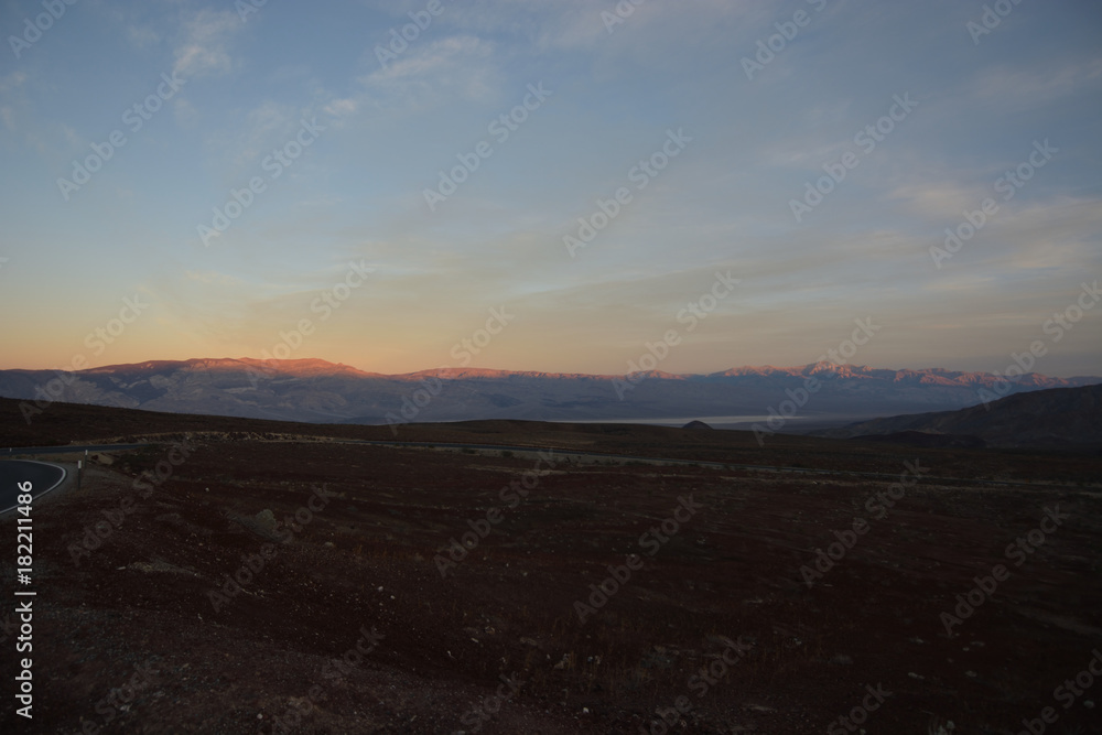 夕焼けと砂漠 夕焼けと砂漠