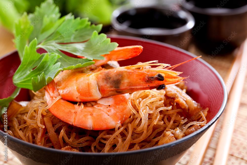 Shrimp potted with vermicelli Shrimp potted with vermicelli