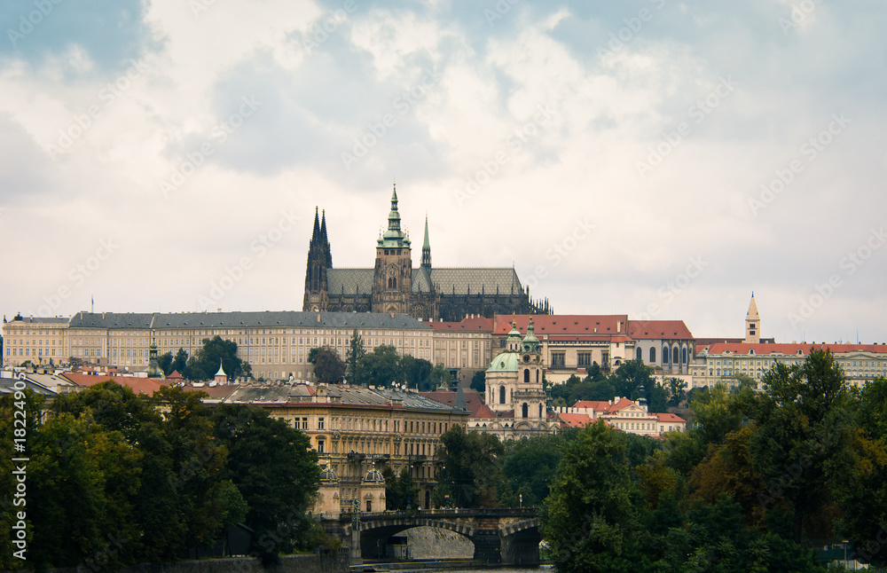 Prag als Reiseziel. Andere Städte erleben 