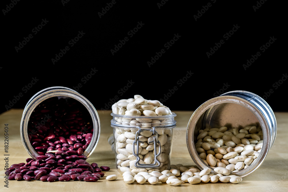 Delicious bean in the jungle and jar Delicious bean in the jungle and jar