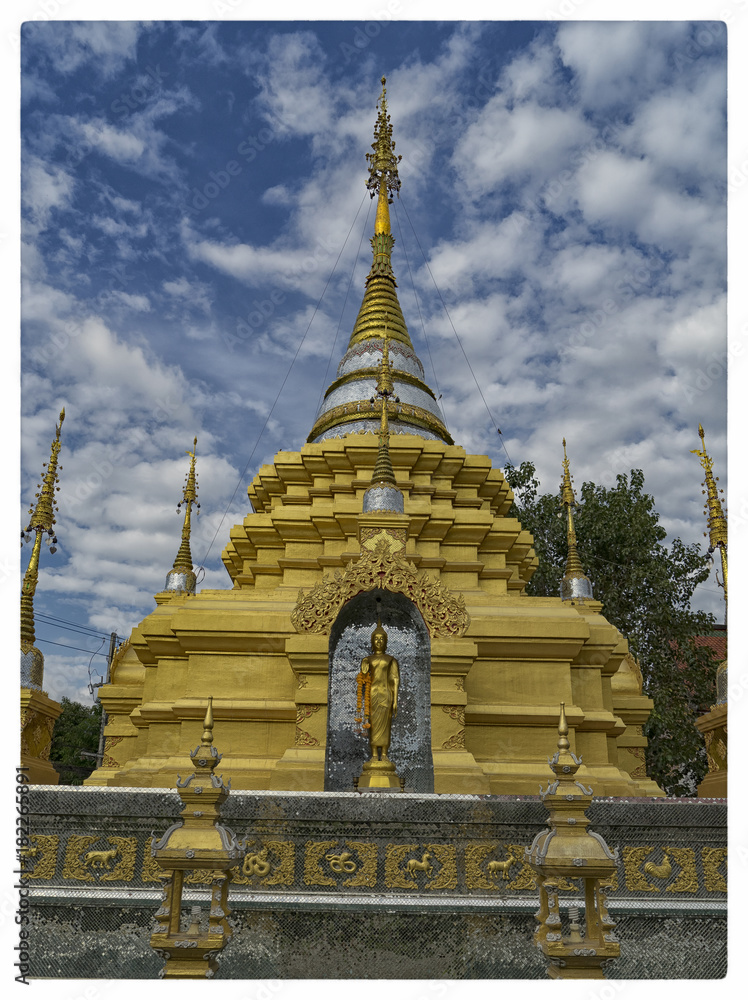 Obraz premium Buddhist temple at Bosang Chiang Mai Thailand