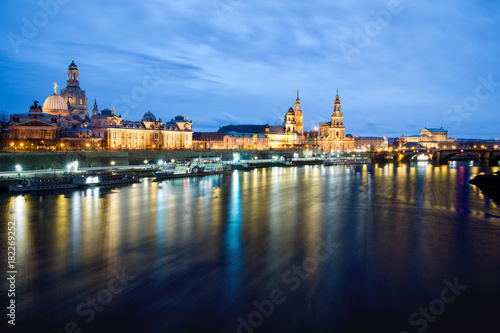 Panorama Skyline Dresden Altstadt bei Nacht © Olliventure
