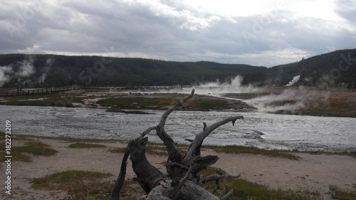 midway geyser basin parc national de yellowstone