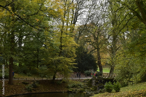 La végétation luxuriante en automne au parc Jopsaphat à Schaerbeek