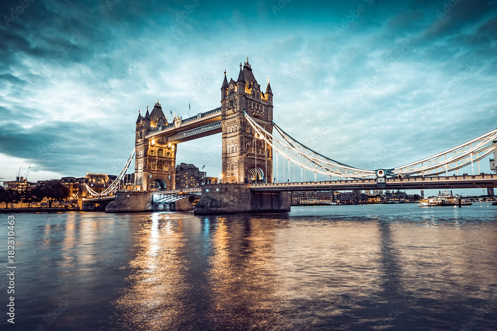 Obraz premium The Tower Bridge in London